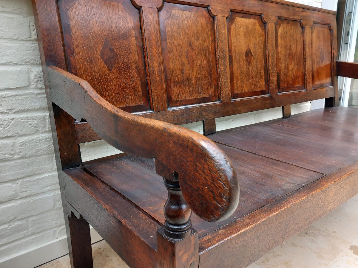 George III Oak & Mahogany Settle - Image 3
