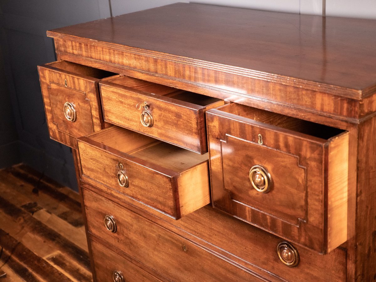 Mahogany Chest of Drawers - Image 4