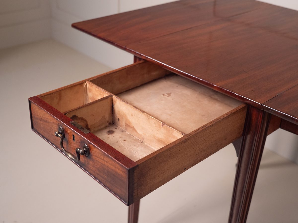 George III Pembroke Table - Image 10