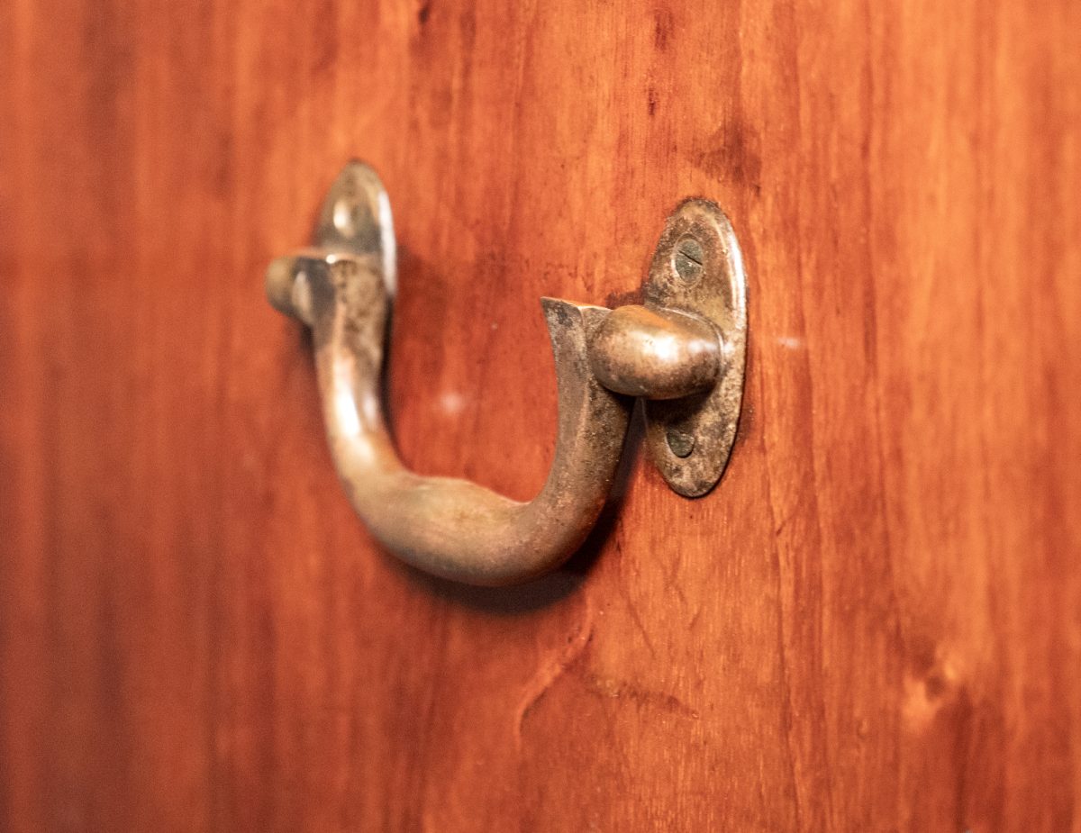 Linen Press Campaign Chest - Image 13