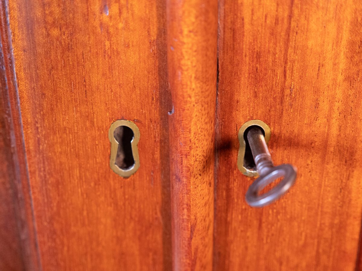 Linen Press Campaign Chest - Image 7