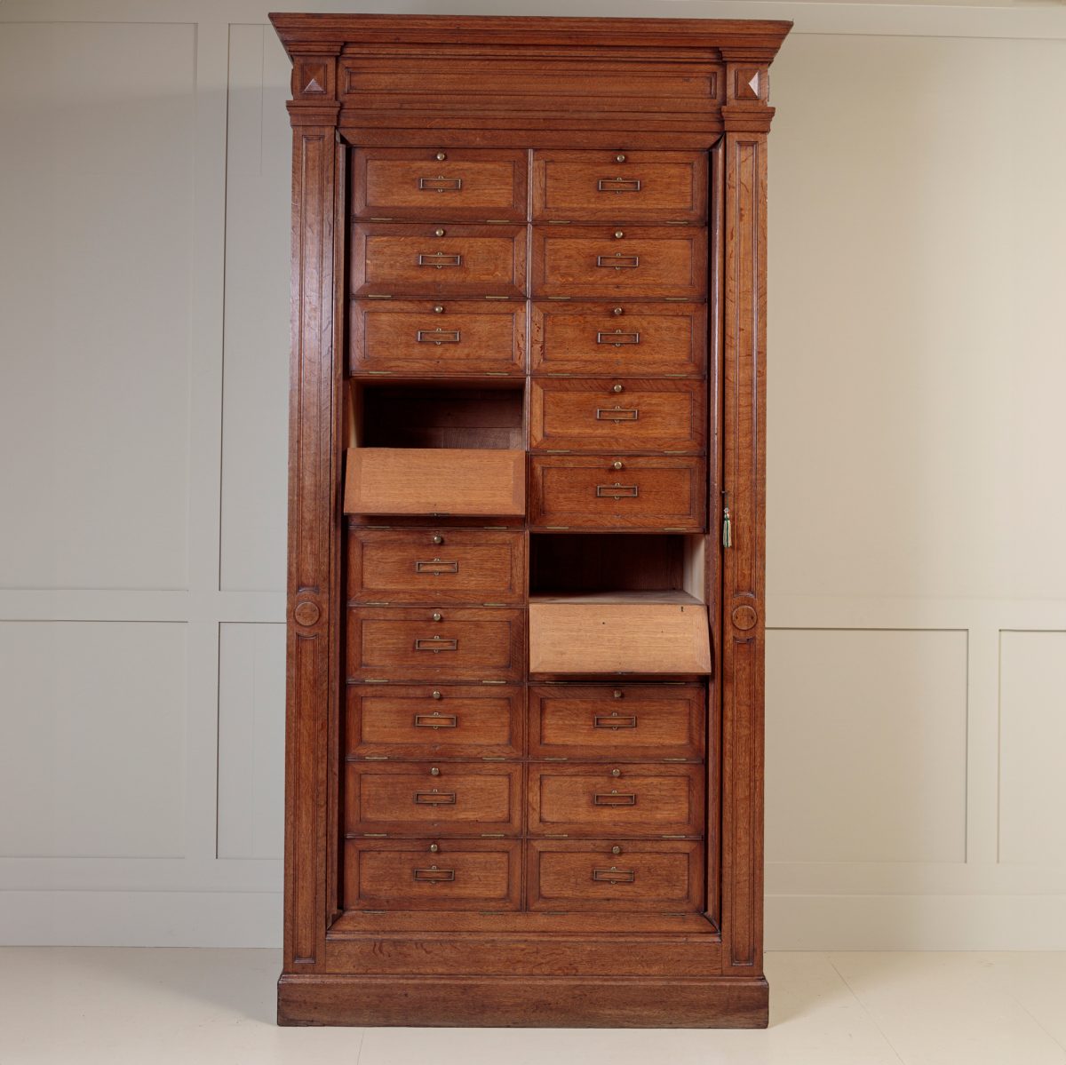 French Notaires Cabinet - Image 3