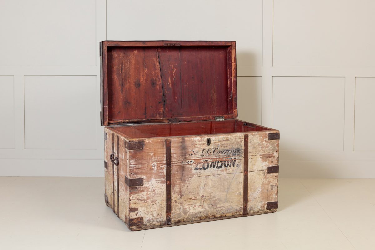 Vintage ironbound painted trunk - Image 3