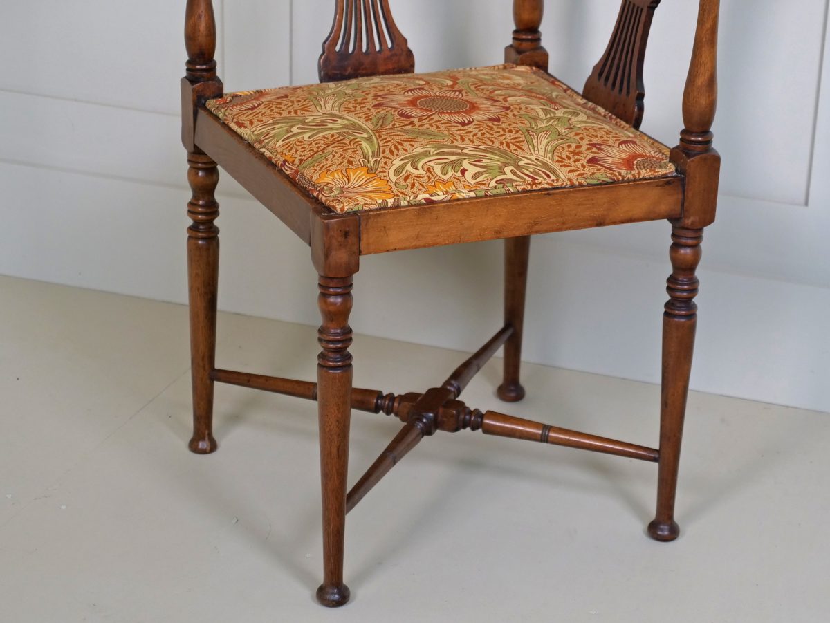 Late Victorian Dressing Chair - Image 4