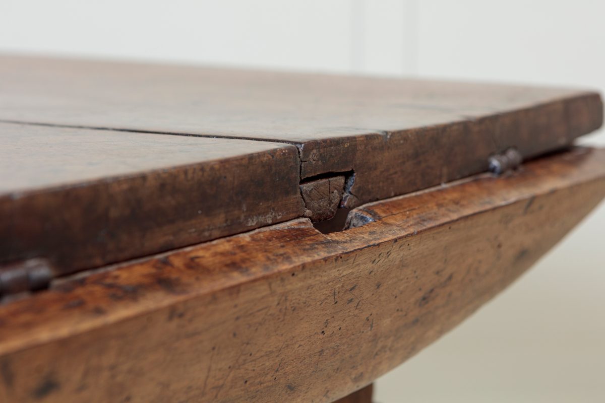 17th Century Rustic Spanish Walnut dropleaf Table - Image 5