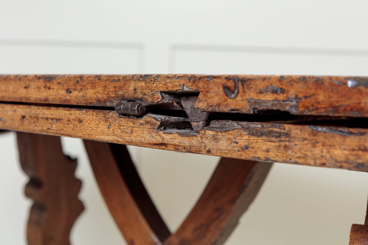 17th Century Rustic Spanish Walnut dropleaf Table - Image 6