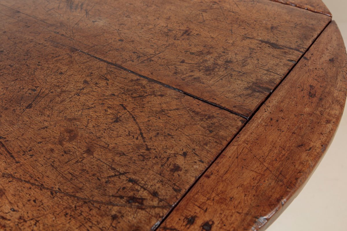17th Century Rustic Spanish Walnut dropleaf Table - Image 12