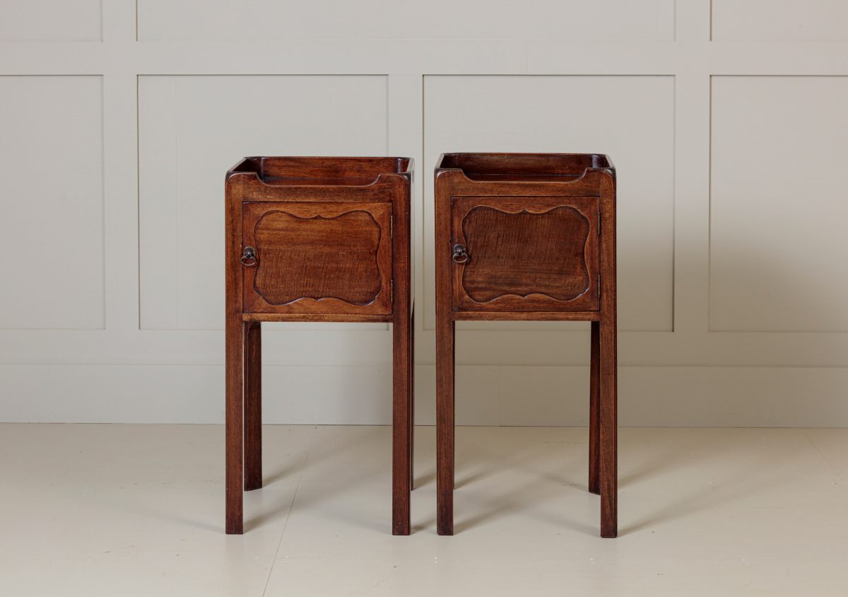 Pair George III Design bedside cabinets. - Image 7