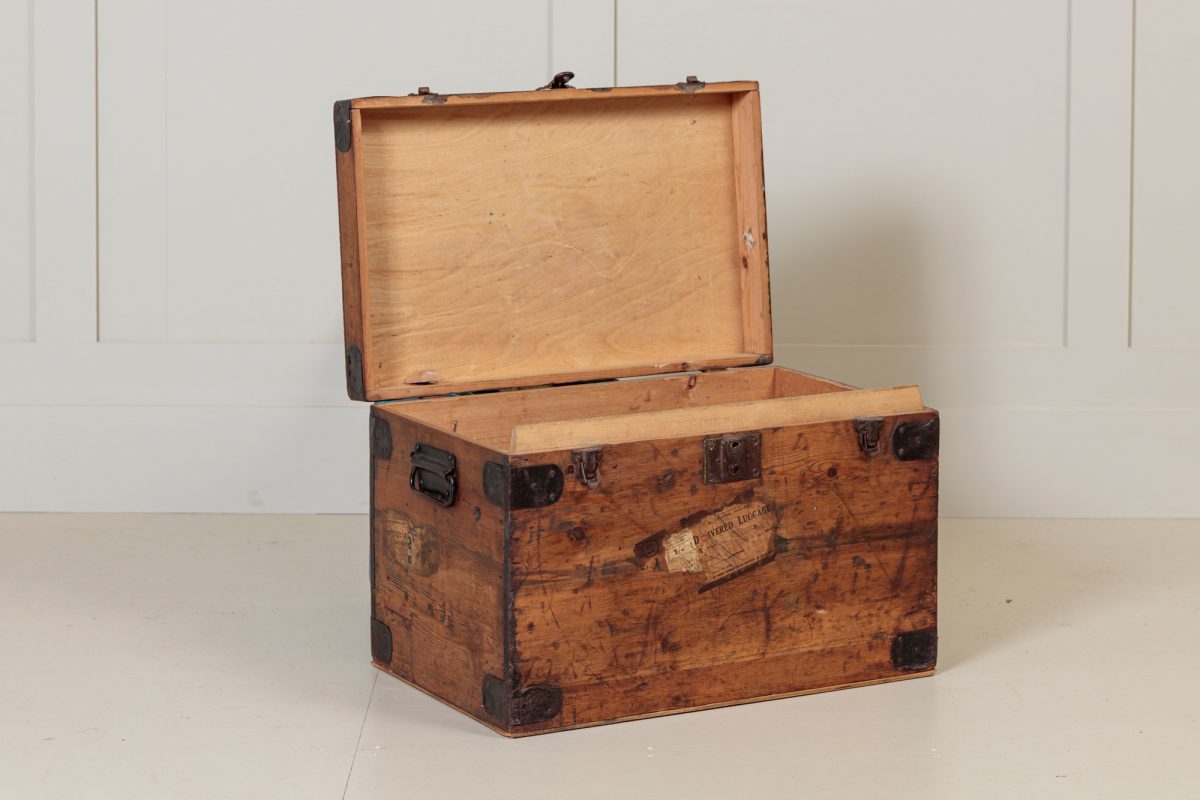 Pair of Vintage Trunks - Image 3