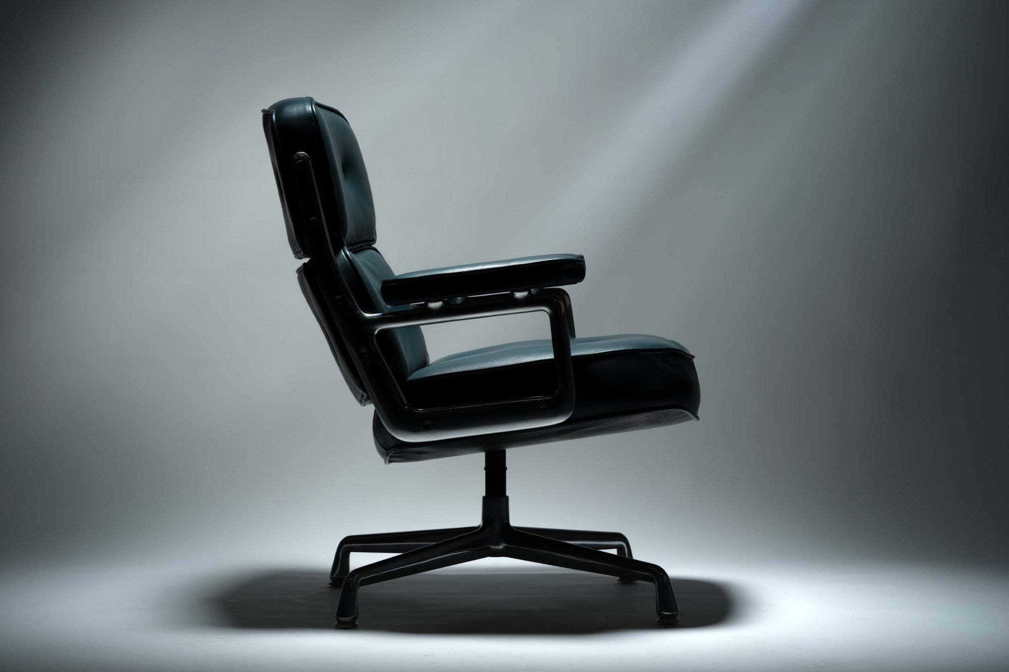 Herman Miller Lobby Chair - Image 3
