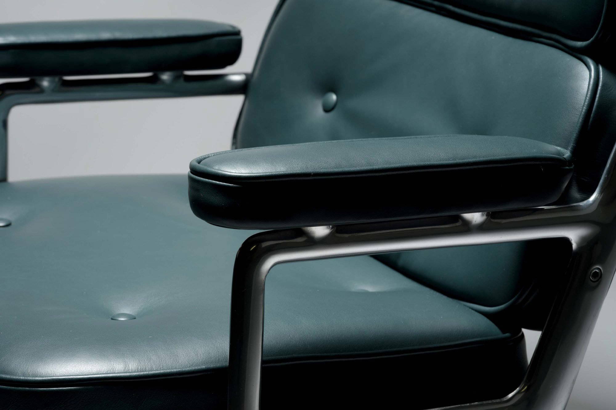 Herman Miller Lobby Chair - Image 4